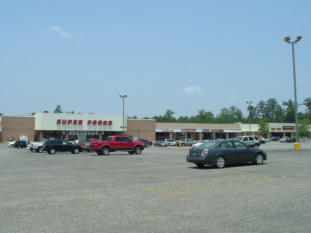 Thomasville Plaza Shopping Ctr: 33151 Highway 43, Thomasville, AL 36784